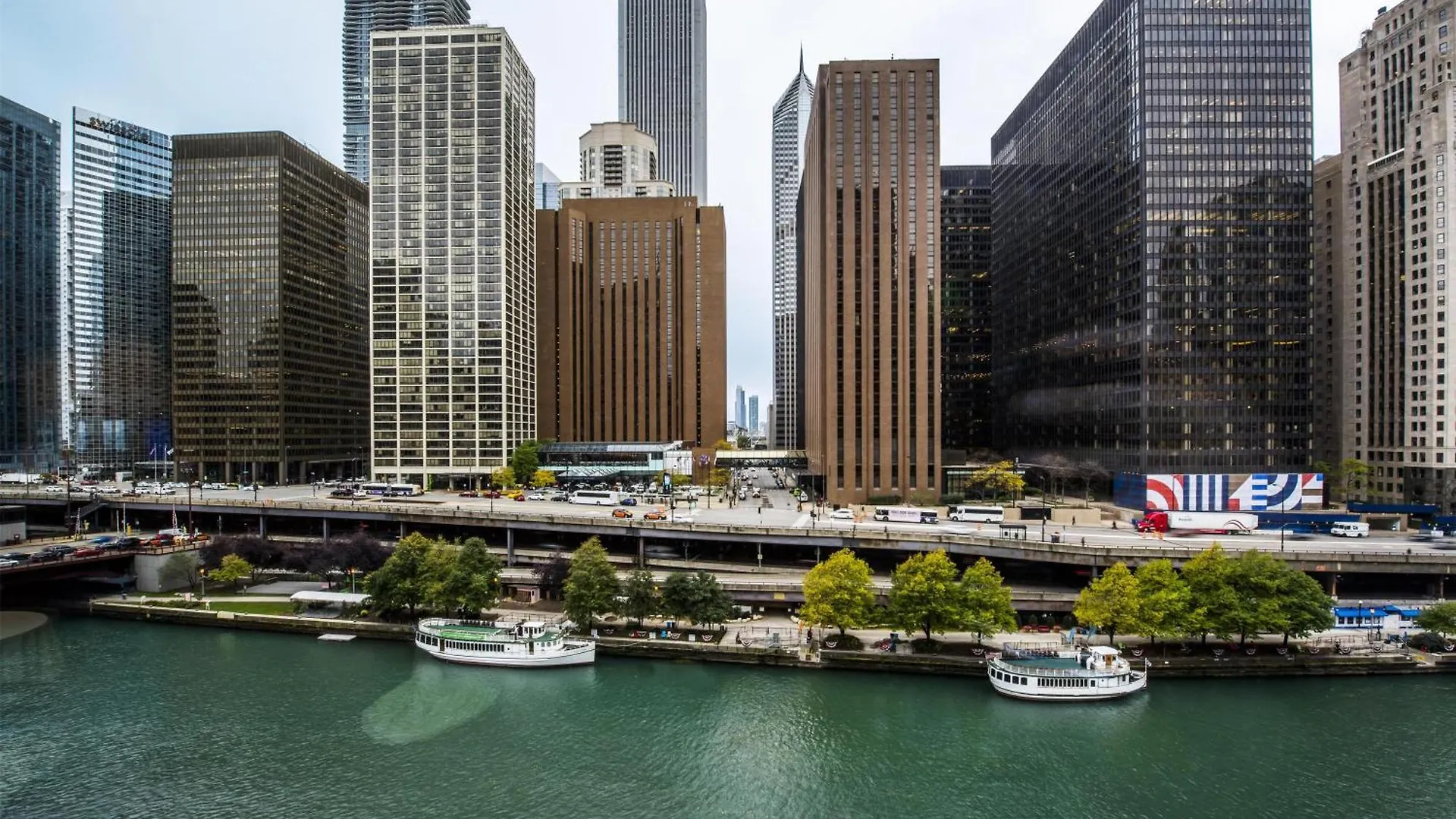Séjourner au Centre de Chicago : 4 Hôtels d'Affaires Comparés